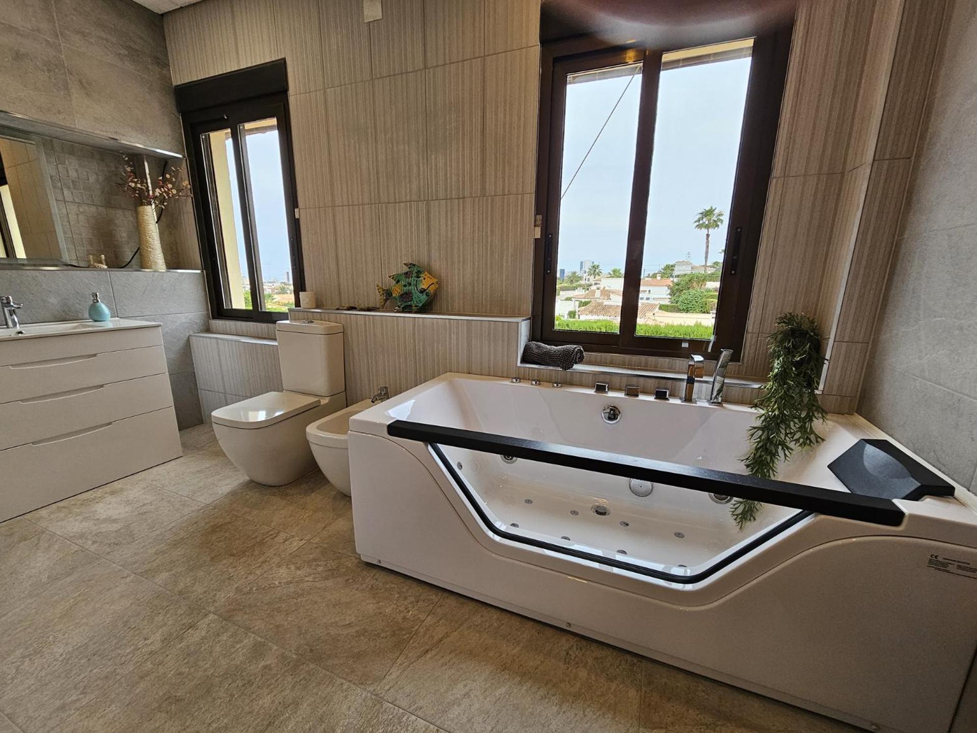 Luxury Villa - Pool, Hot Tub, Aircon, Tvs, Home Cinema, Office, Gbit Internet, Sports Equipment Кальпе Экстерьер фото